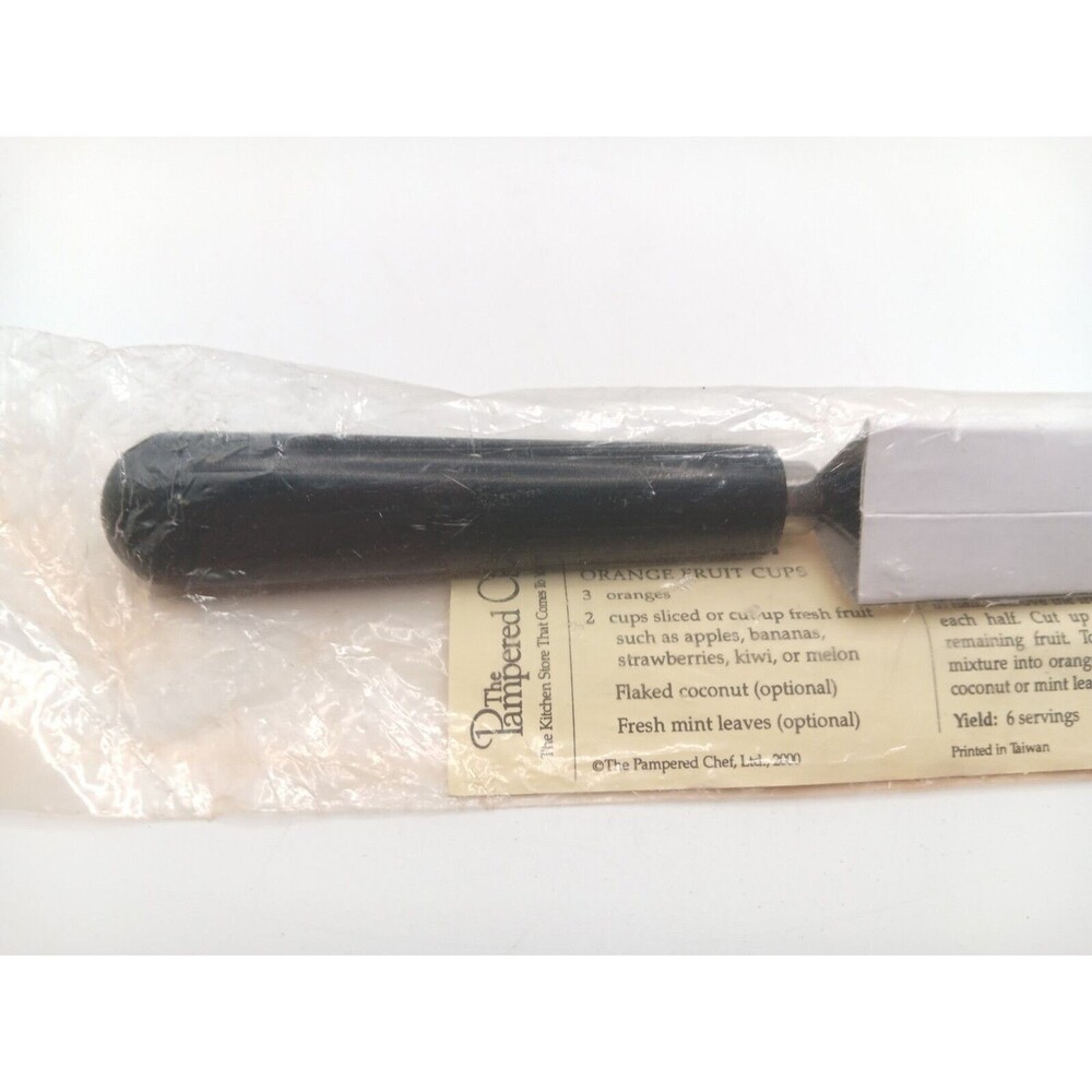 NEW Pampered Chef V-Shaped Cutter #1160 Retired 8" Sealed Fruit - Picture 6 of 6